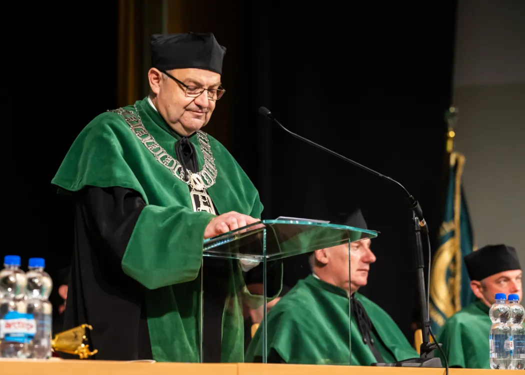 rozdanie dyplomów na Wydziale Medycyny Weterynaryjnej UWM