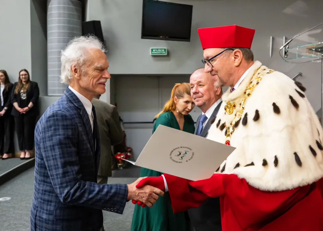 rozdanie dyplomów na Wydziale Medycyny Weterynaryjnej UWM