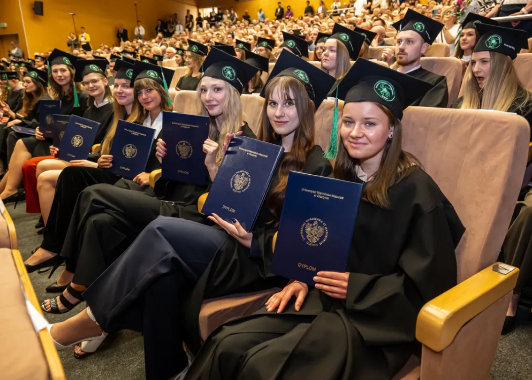 rozdanie dyplomów na Wydziale Medycyny Weterynaryjnej UWM