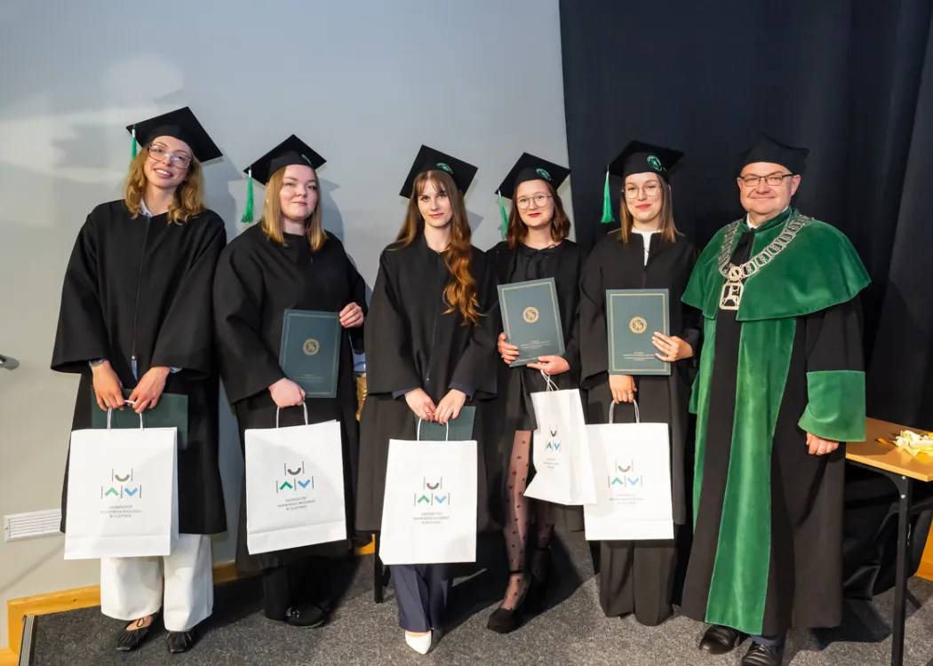 rozdanie dyplomów na Wydziale Medycyny Weterynaryjnej UWM