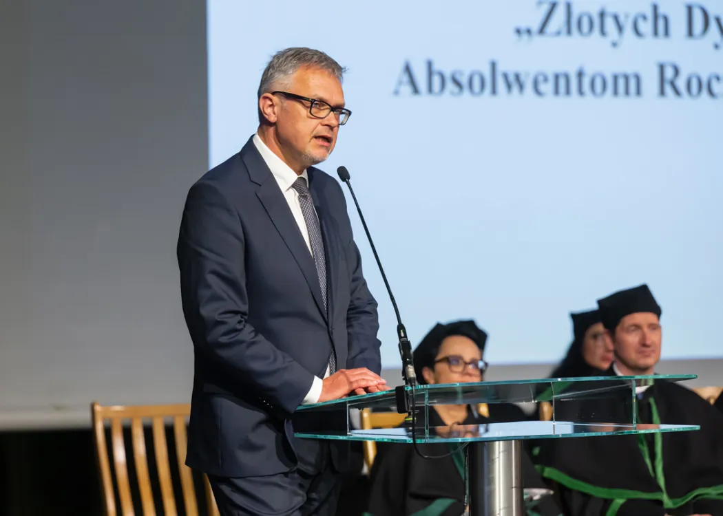rozdanie dyplomów na Wydziale Medycyny Weterynaryjnej UWM