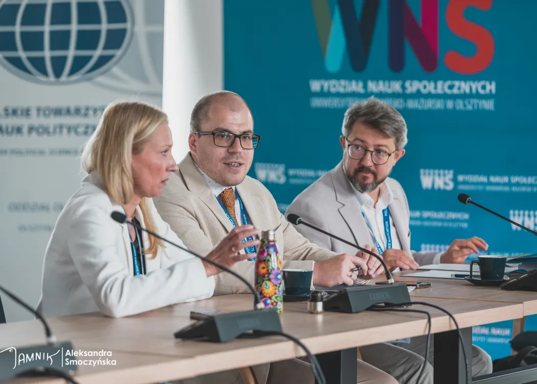 I Kongres Młodej Politologii PTNP: paneliści podczas jednego z paneli 