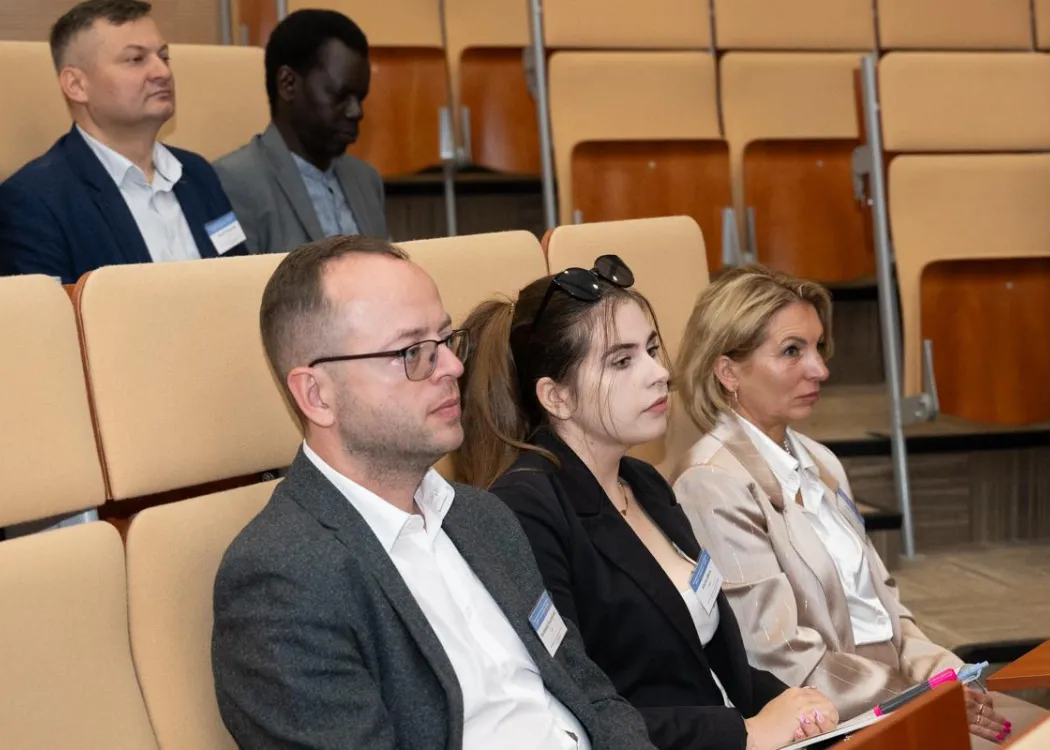Konferencja o Europie Wschodniej: uczestnicy siedzą