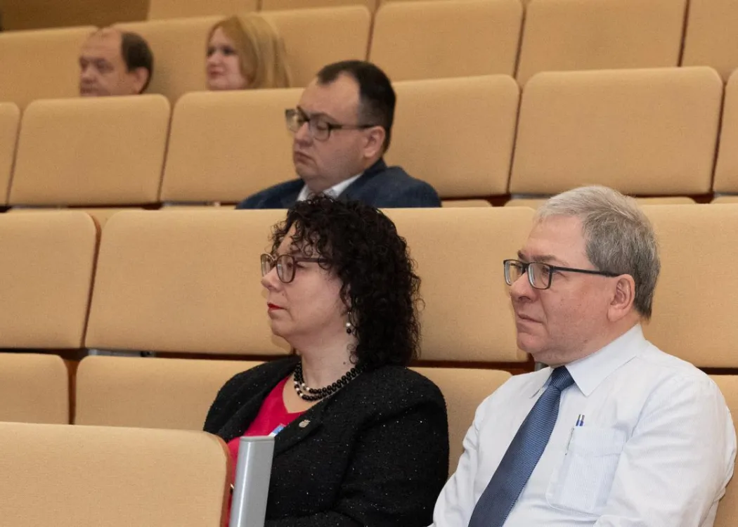 Konferencja o Europie Wschodniej: uczestnicy siedzą