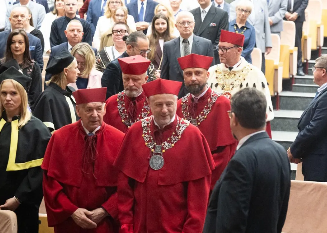 Święto Uniwersytetu 2026: Senat uczelni wchodzi na salę