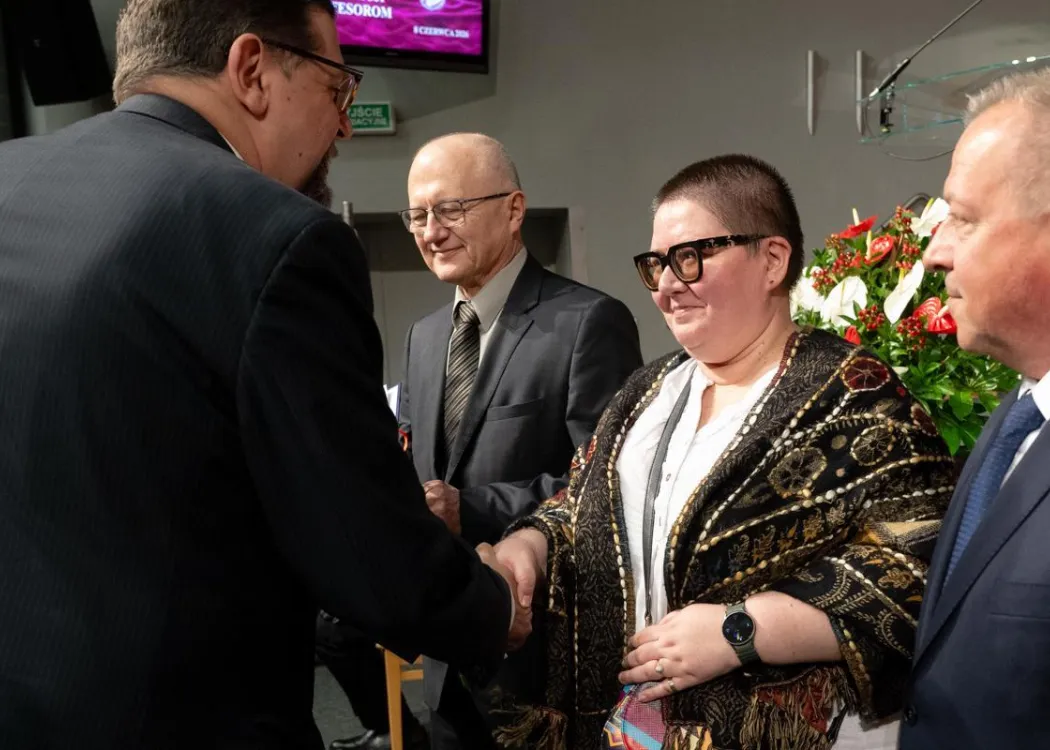 Święto Uniwersytetu 2026: wyróżnione osoby odbierają nagrody