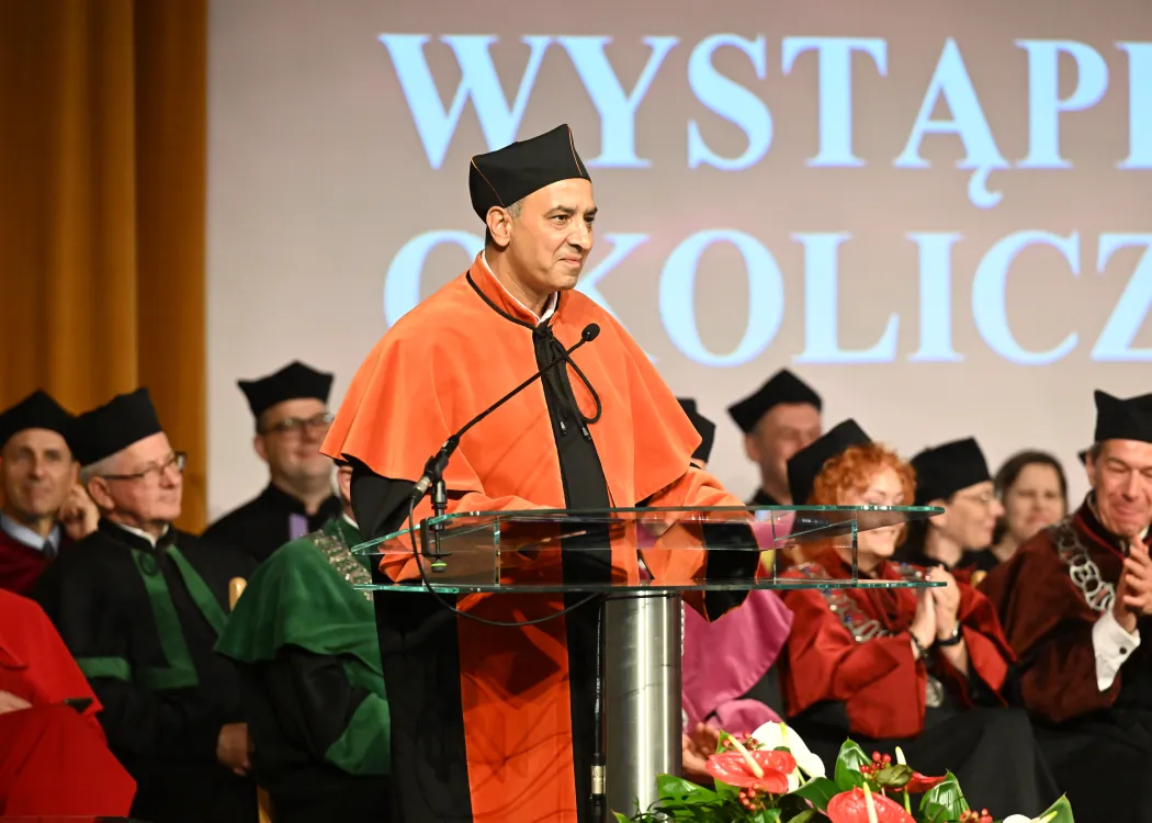 Święto Uniwersytetu 2026: dr hab. Rakesh Jalali podczas swojego wystąpienia