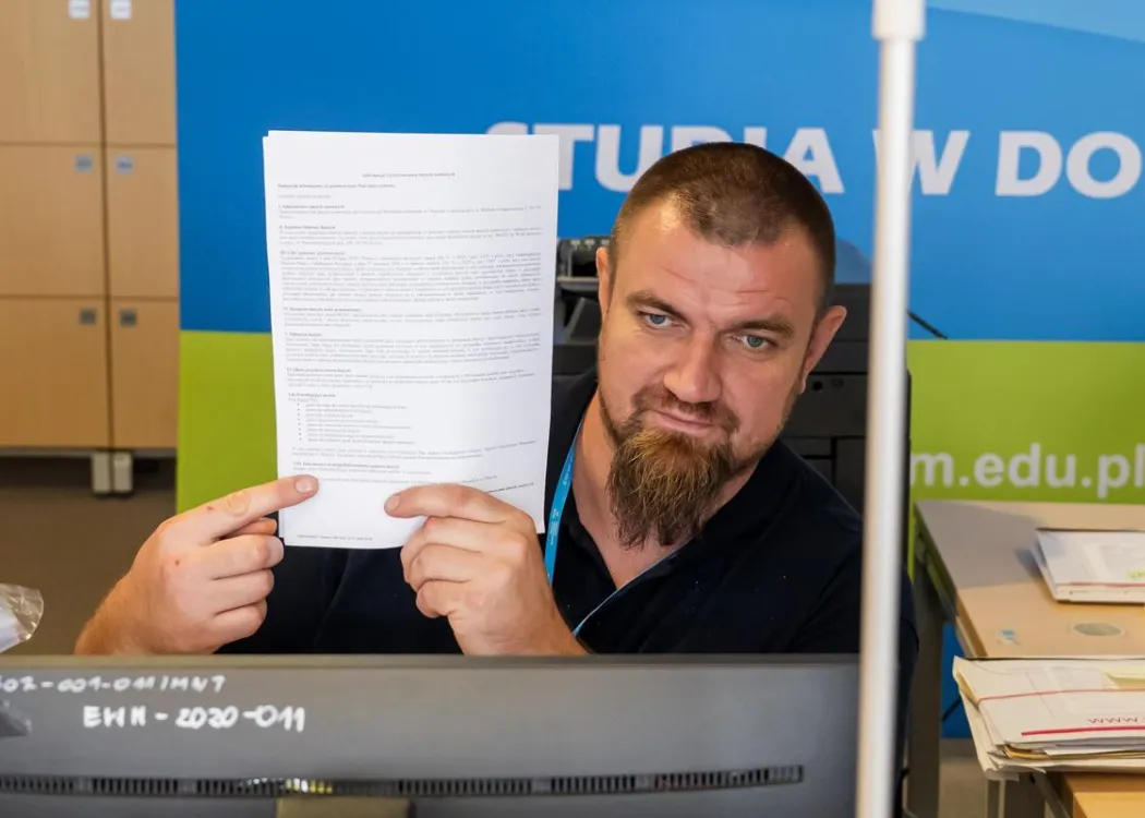 Strefa Kandydata UWM 2026: pracownik obsługujący Punkt Obsługi Kandydata