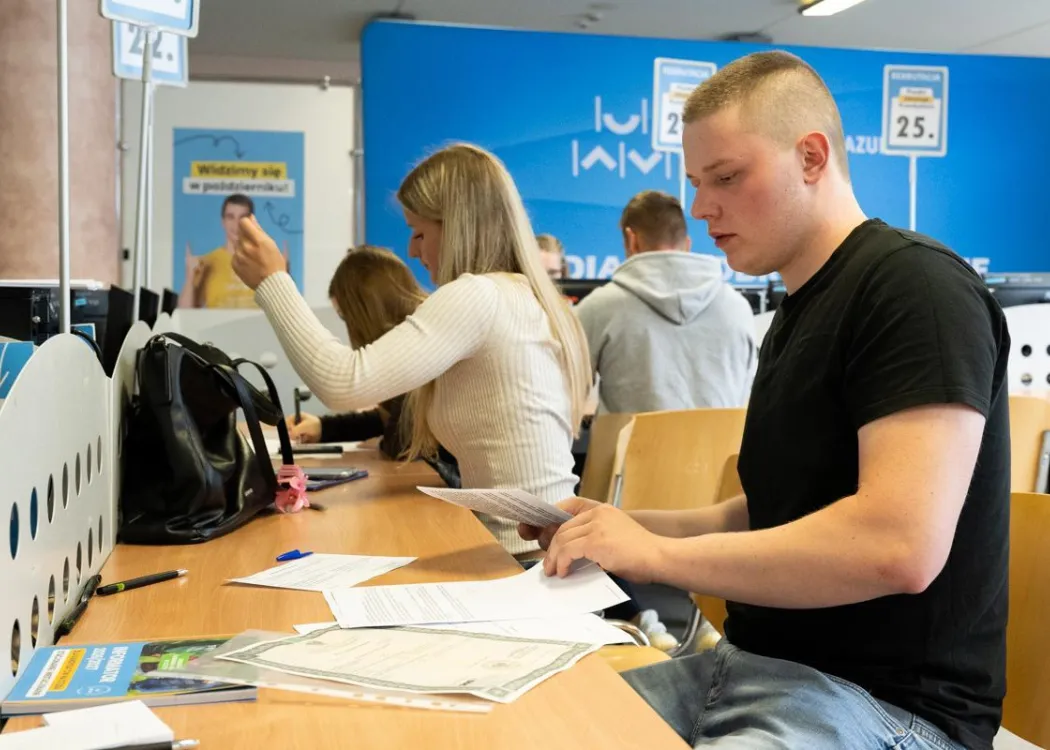 Strefa Kandydata UWM 2026: kandydat wypełnia dokumenty 
