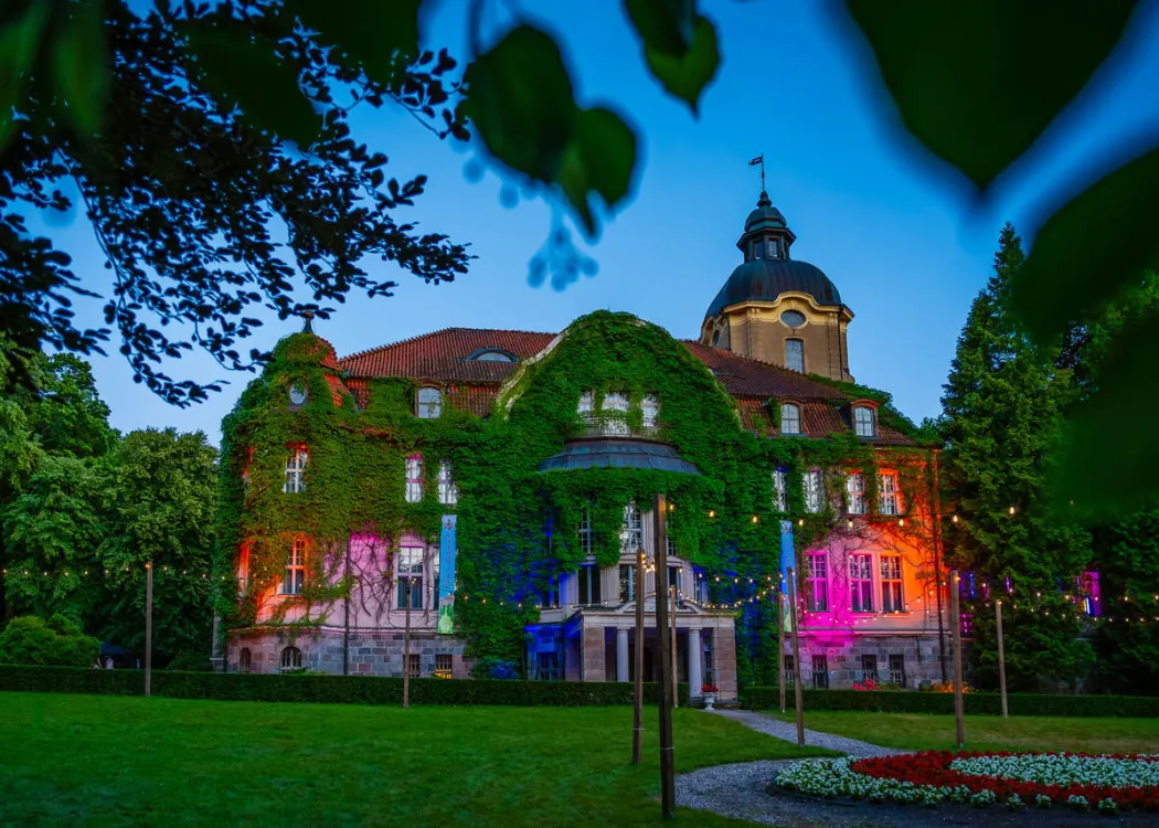 Piknik w Łężanach, lipiec 2026 - budynek