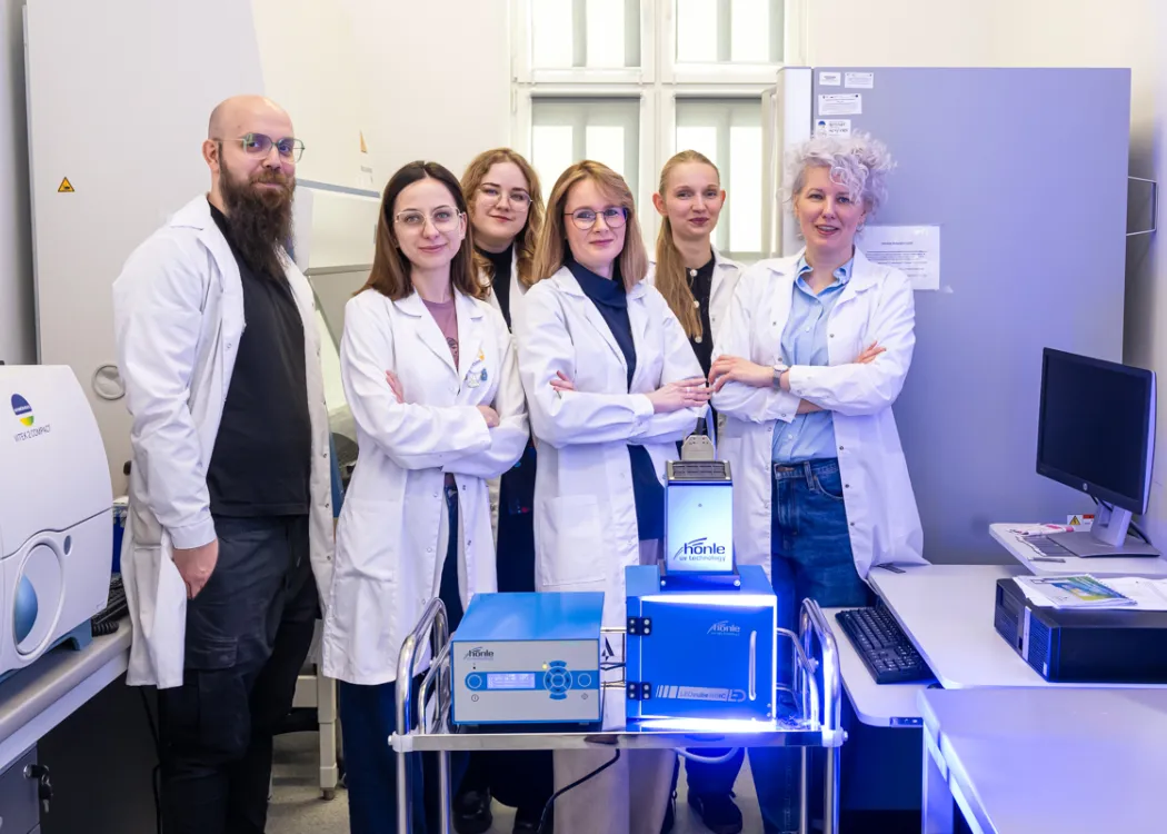 Na zdjęciu (od lewej): dr inż. Arkadiusz Zakrzewski; dr inż. Joanna Gajewska; mgr Izabela Lipska; dr hab. Magdalena Olszewska, prof. UWM (kierownik projektu); mgr inż. Aleksandra Zimińska; dr inż. Anna Draszanowska