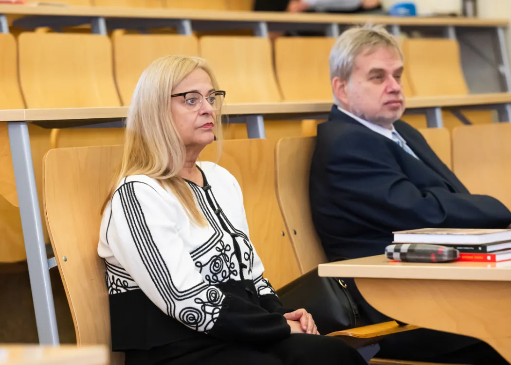 VIII Międzynarodowa Konferencja Komisji Socjolingwistyki: uczestnicy słuchają