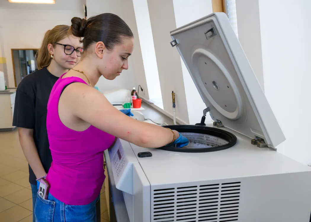 Obóz edukacyjny dla młodzieży polonijnej: laboratorium