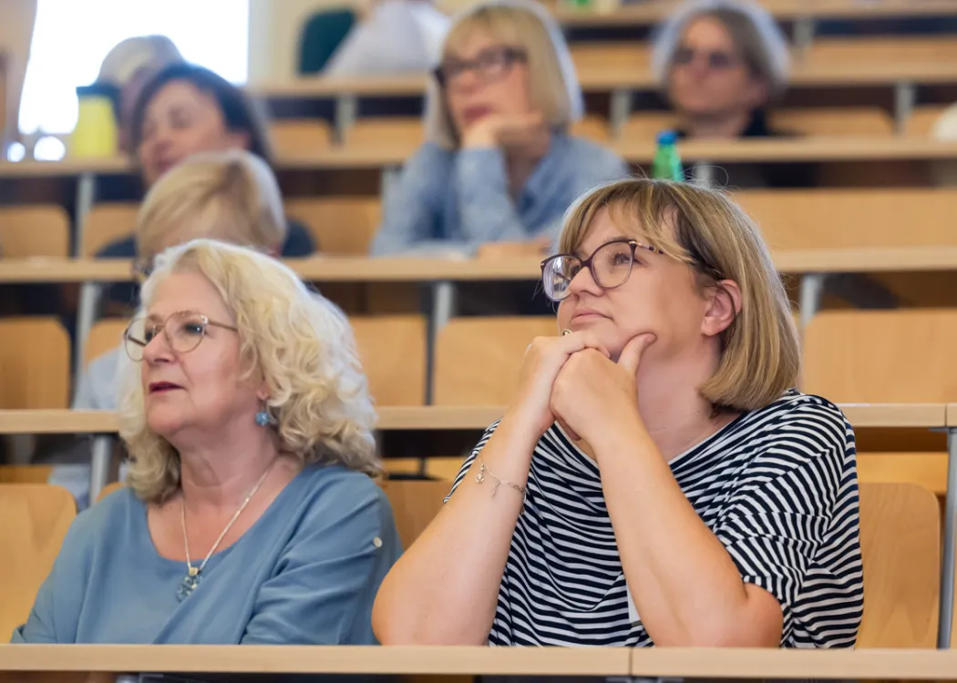 VIII Międzynarodowa Konferencja Komisji Socjolingwistyki: uczestnicy podczas wykładu
