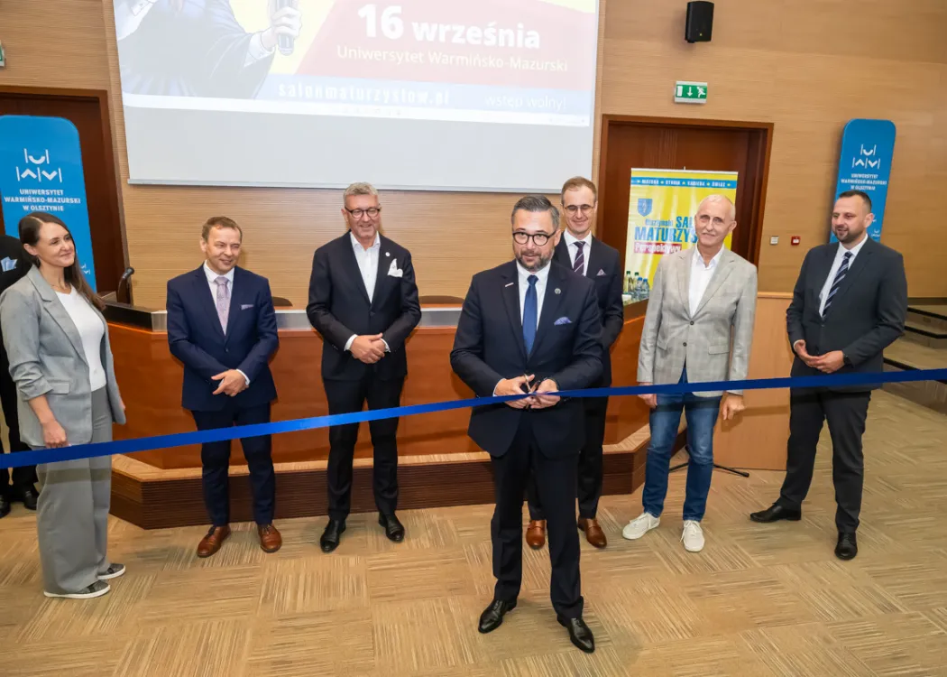 Salon Maturzystów 2026: minister nauki i szkolnictwa wyższego przecina wstęgę