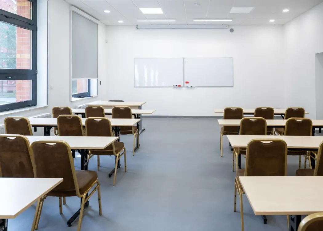 Odnowiony budynek Wydziału Nauk Ekonomicznych: wnętrze
