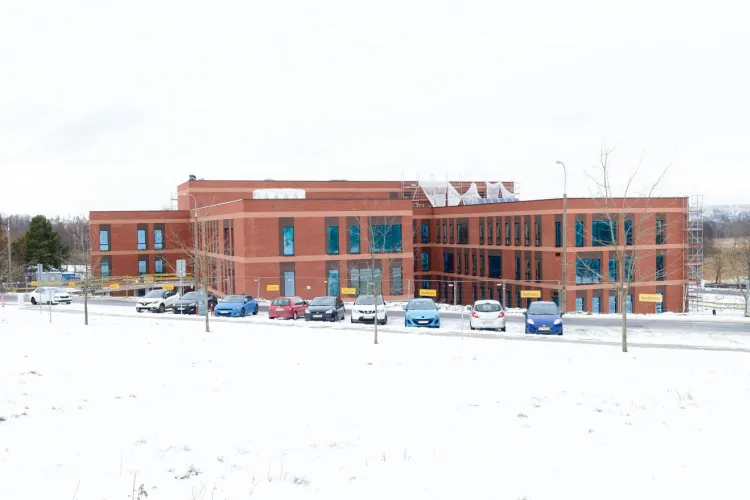 budynek nowej siedziby wydziałów