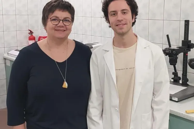 Stoją, od lewej, Katarzyna Tkacz i Lorenzo Laterza