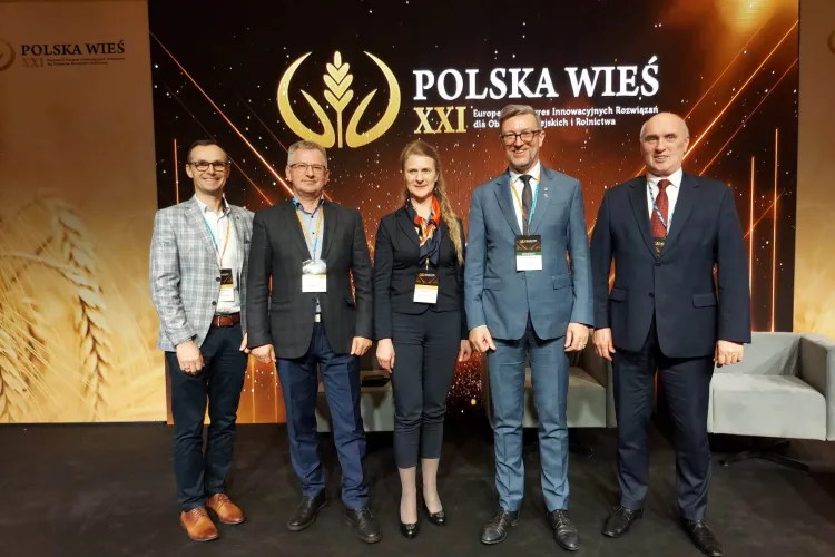 Prof. Jerzy Przyborowski (drugi od prawej) na kongresie Polska Wieś XXI