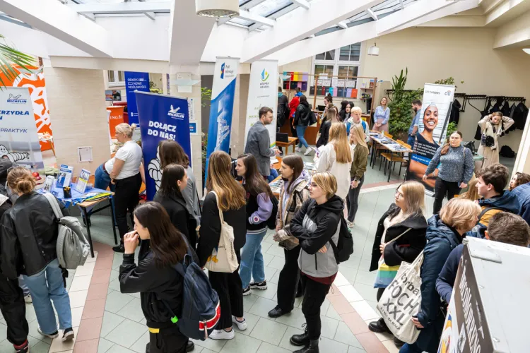 Dzień z Ekonomią na WNE 2023