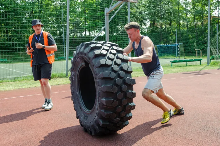 Przerzucanie opony - Kortostrong 