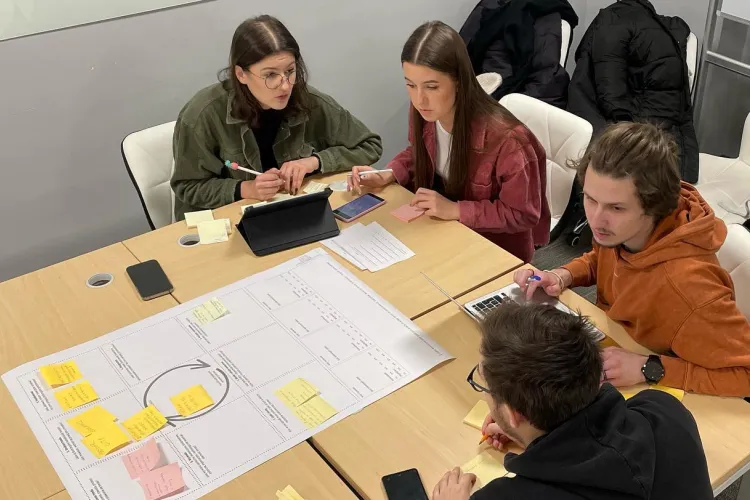 Studenci analizy i kreowania trendów, fot. archiwum prywatne