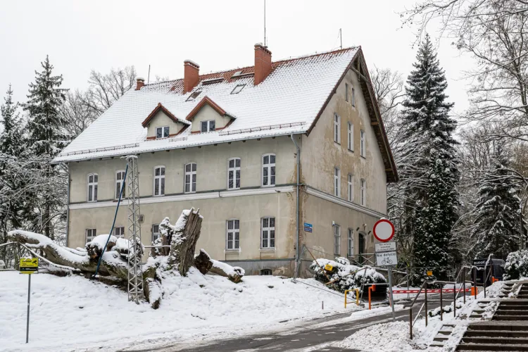 Budynek przy ul. Oczapowskiego 1 - grudzień 2023