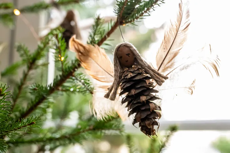 aniołek z szyszki