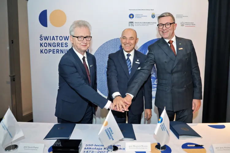 Rektorzy uczelni organizujących ŚKK oraz założyciele Międzynarodowego Centrum Badań Kopernikańskich