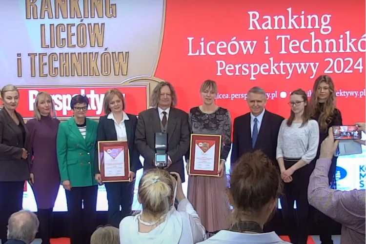 Wręczenie dyplomów - ranking Perspektywy 2024