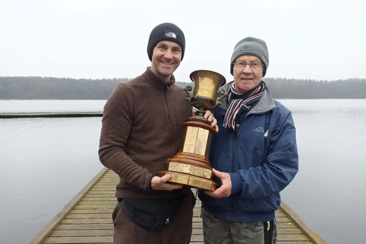 Michał Burczyński z pucharem