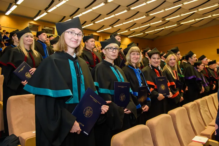 Doktorzy i doktorzy habilitowani - zdjęcie ilustracyjne