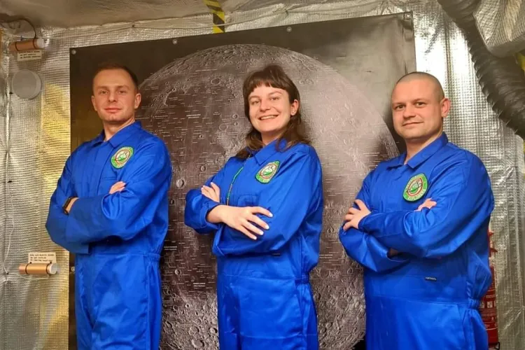 Adam Starowicz, Izabela Świca i Piotr Libudzki podczas swojego pobytu w habitacie