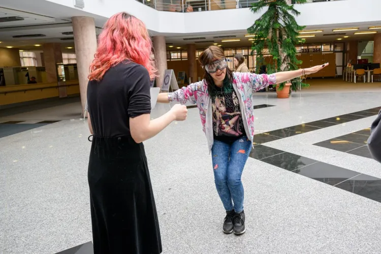 Warsztaty sensoryczne w Bibliotece Uniwersyteckiej