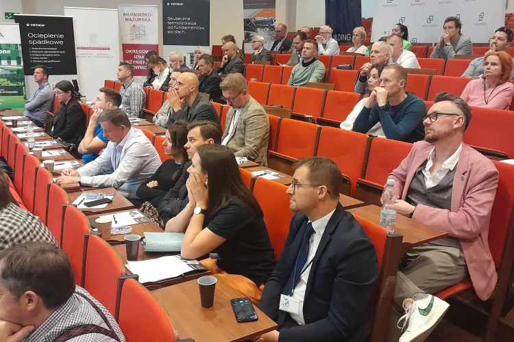 Uczestnicy kongresu siedzą