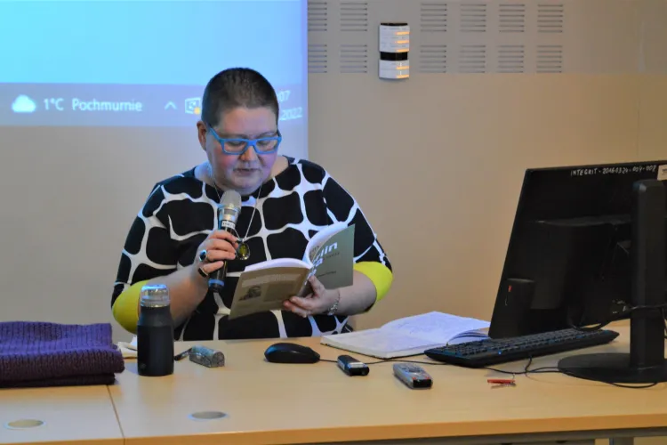 Prof. Bernadetta Darska czyta fragment "Berlinowania"