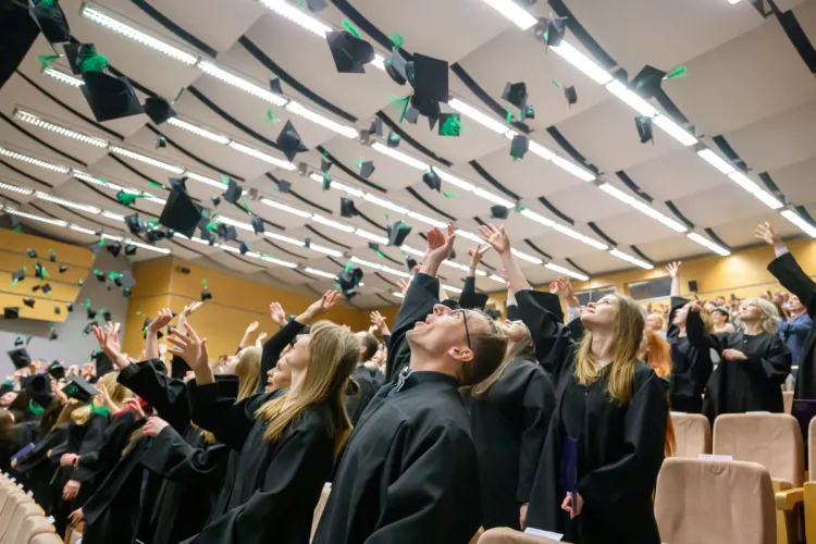 rozdanie dyplomów na Wydziale Medycyny Weterynaryjnej