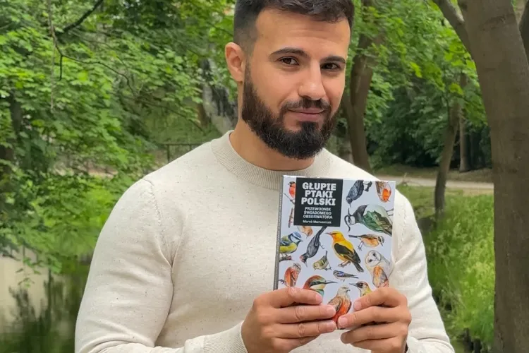 Marek Maruszczak z książką "Głupie ptaki Polski"