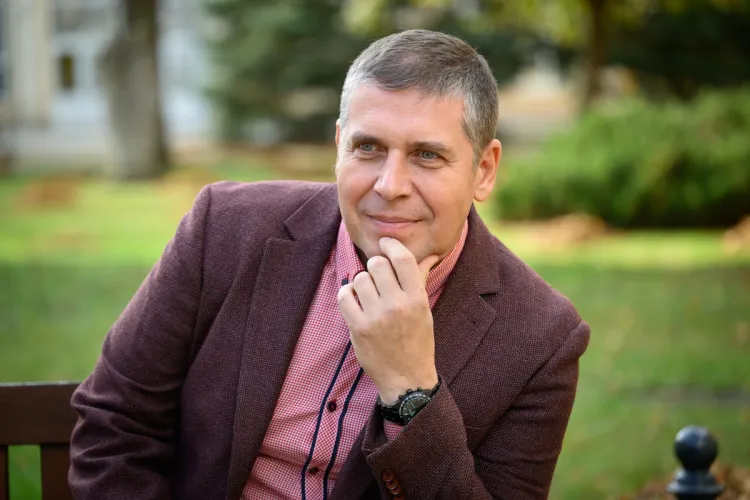 Profesor Adam Okorski 