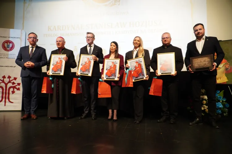 Konferencja o Hozjuszu 