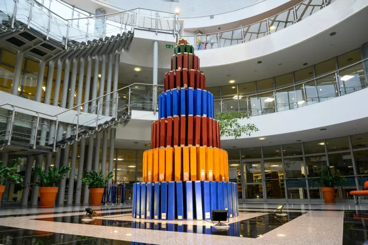 choinka z segregatorów