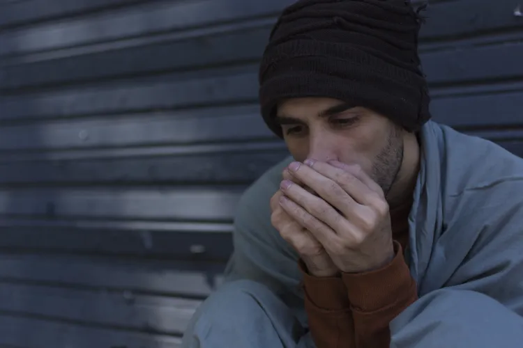 Mężczyzna w kryzysie bezdomności