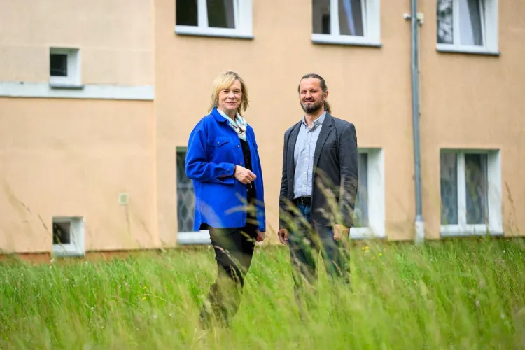 Dr hab. inż. Małgorzata Grzywińska‑Rąpca, prof. UWM i dr Karol Wojtowicz