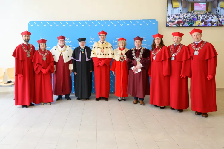 Kolegium rektorskie UWM z prof. Zbigniewem Witkowskim i zaproszonymi rektorami innych uczelni