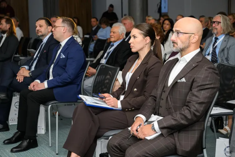 Konferencja rzeczoznawców majątkowych - uczestnicy siedzą 