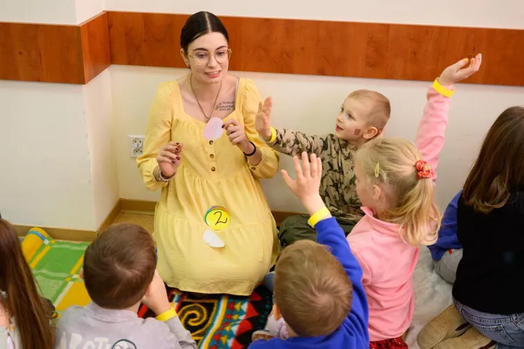 Studentka logopedii podczas Europejskiego Dnia Logopedy, 2025. Fot. Janusz Pająk