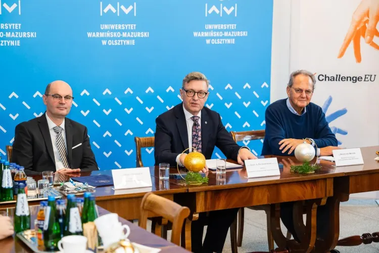 rektor HSO, prof. Jerzy Przyborowski i prezes zarządu Fundacji im. Marii i Georga Dietrichów podczas spotkania delegacji Olsztyn-Offenburg