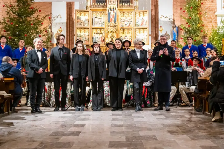 Śpiewajmy kolędy - zdjęcie wykonawców 