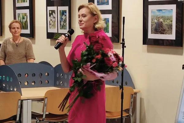 Wioletta Ustyjańczuk z kwiatami