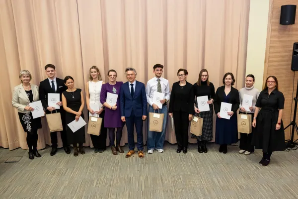 Nagrodzeni autorzy najlepszych prac dyplomowych na Wydziale Humanistycznym